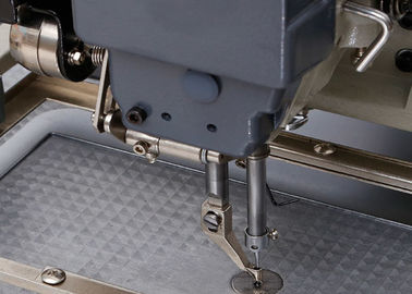 Máquina de pouco peso do bordado do ponto Chain, máquina de costura transversal do ponto para a roupa fornecedor