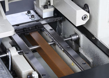 Máquina de costura industrial automática da proteção do fio aterrando com dispositivo bonde específico fornecedor